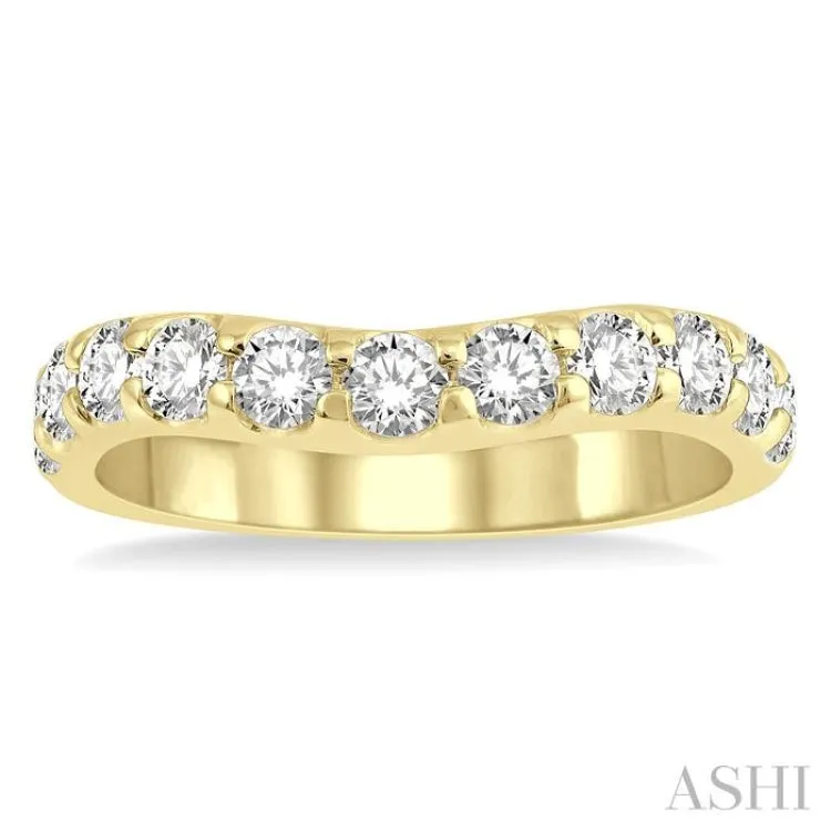 1 Ctw Arched Center Round Cut Diamond Wedding Band in 14K Yellow Gold