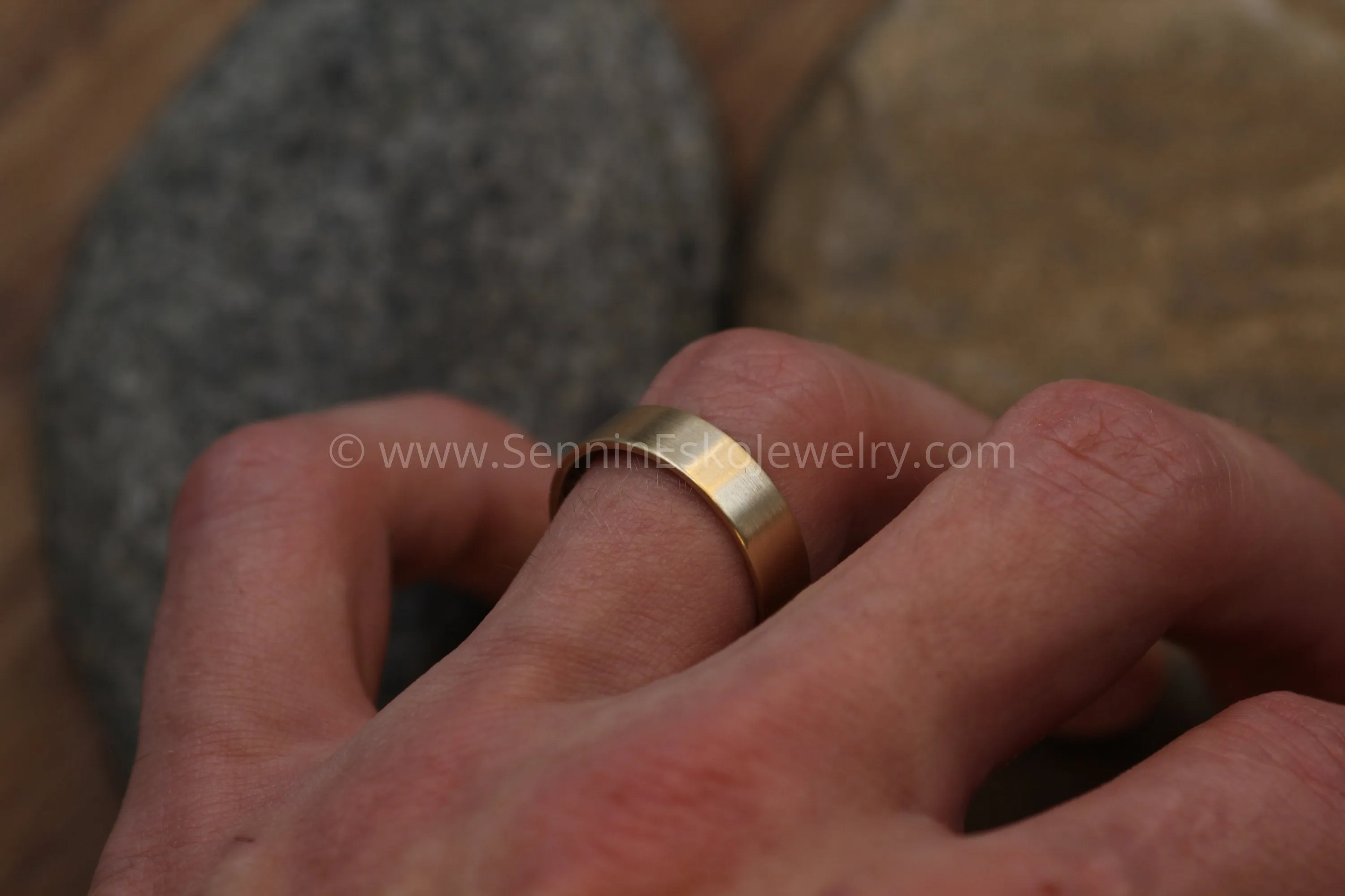 14kt Yellow 6x1mm Flat Band - Matte Finish