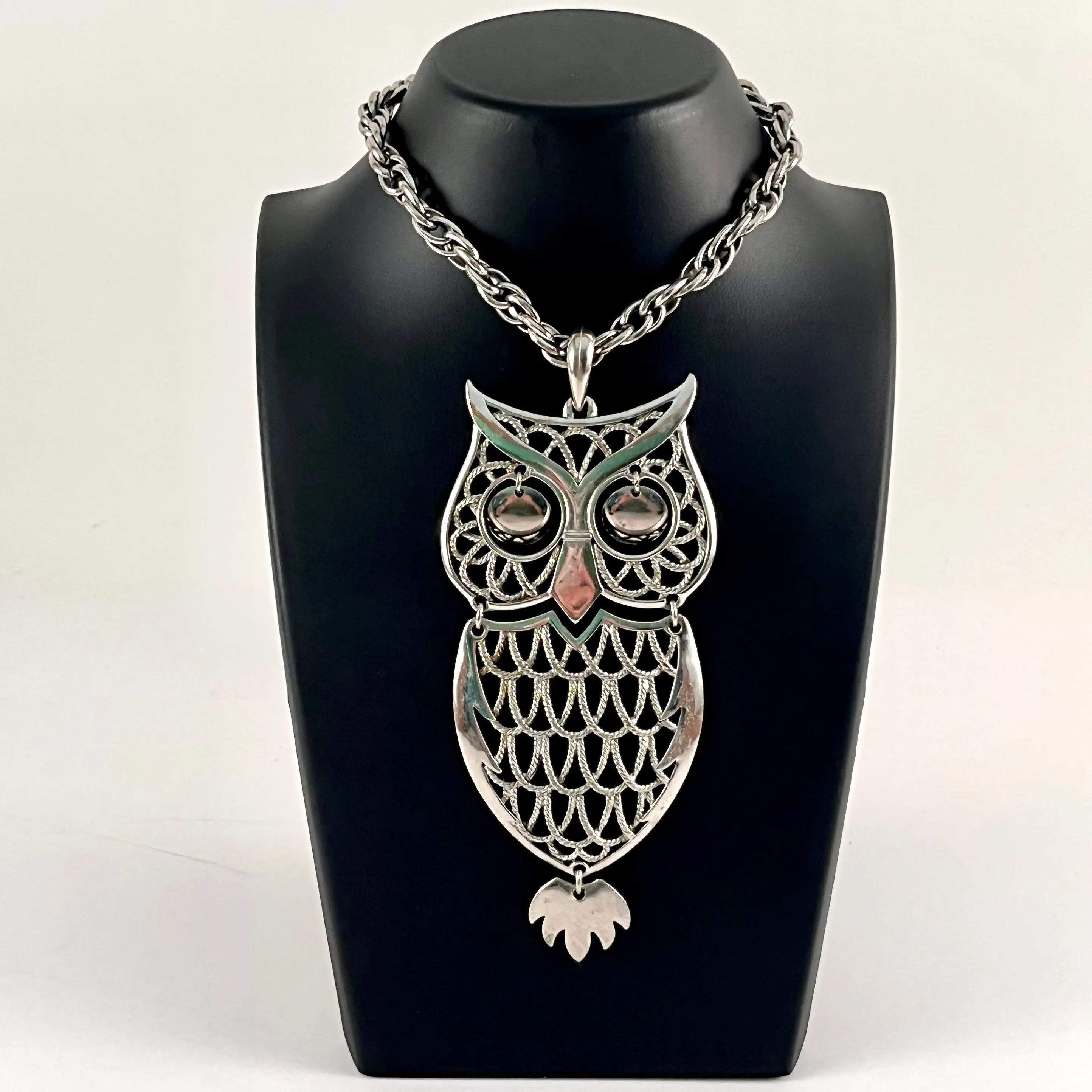 1970s Articulated Owl Pendant Necklace