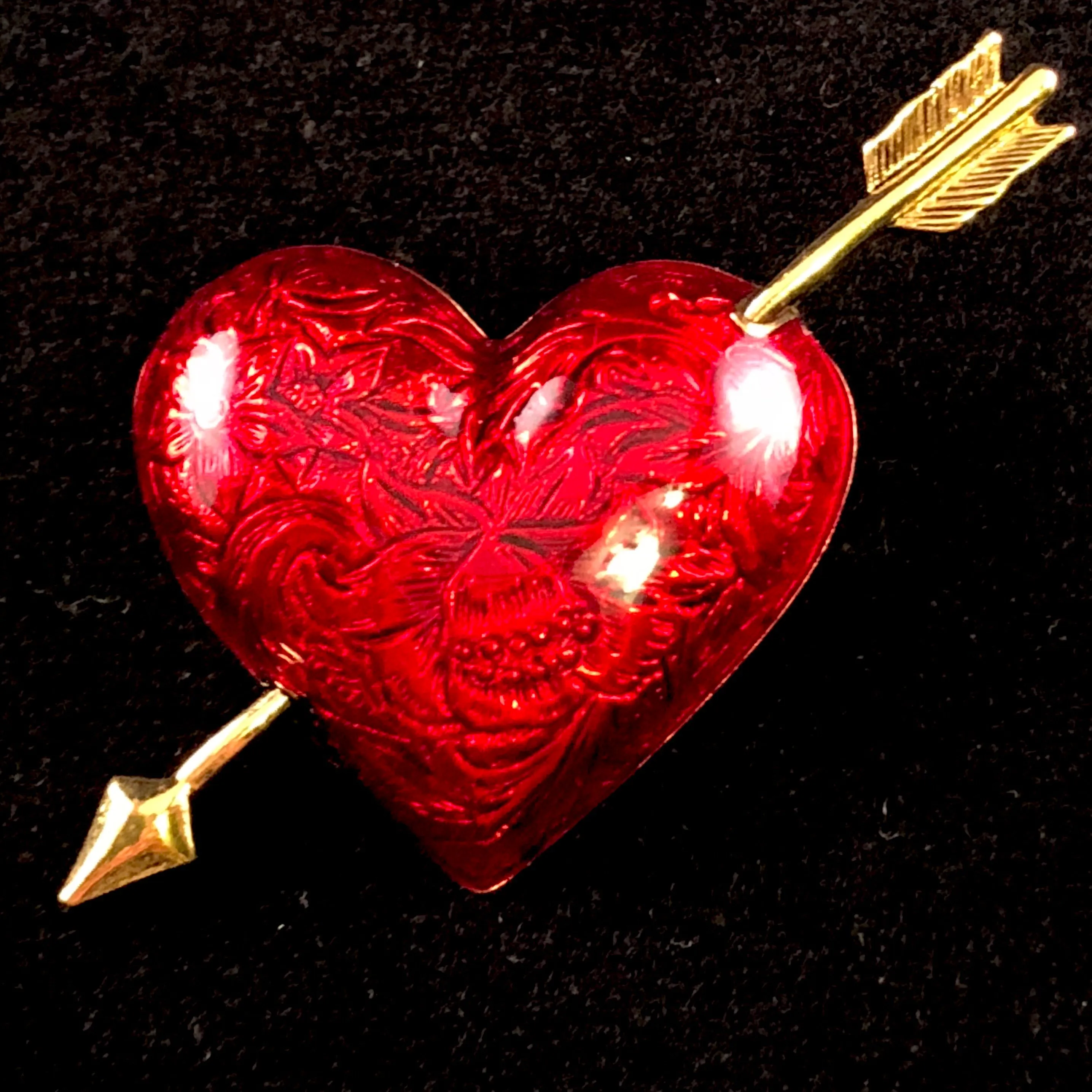 1996 Avon Hearts Afire Brooch