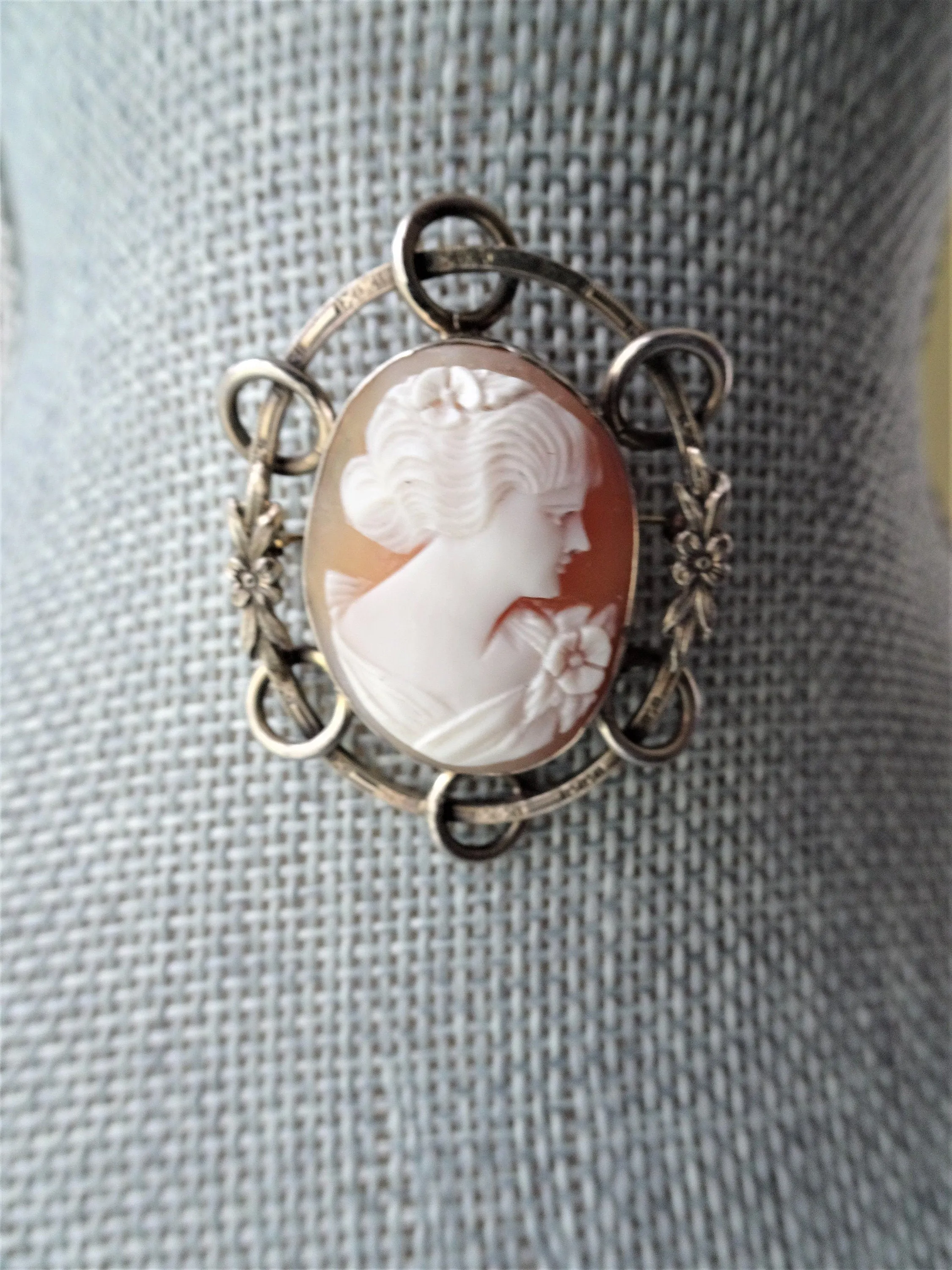 BEAUTIFUL Antique Cameo Brooch,Hand Carved Shell Cameo,Ornate Sterling Silver Setting,Collectible Antique Cameos,Vintage Jewelry