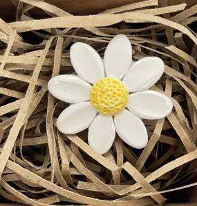 Ceramic flower brooch - daisy