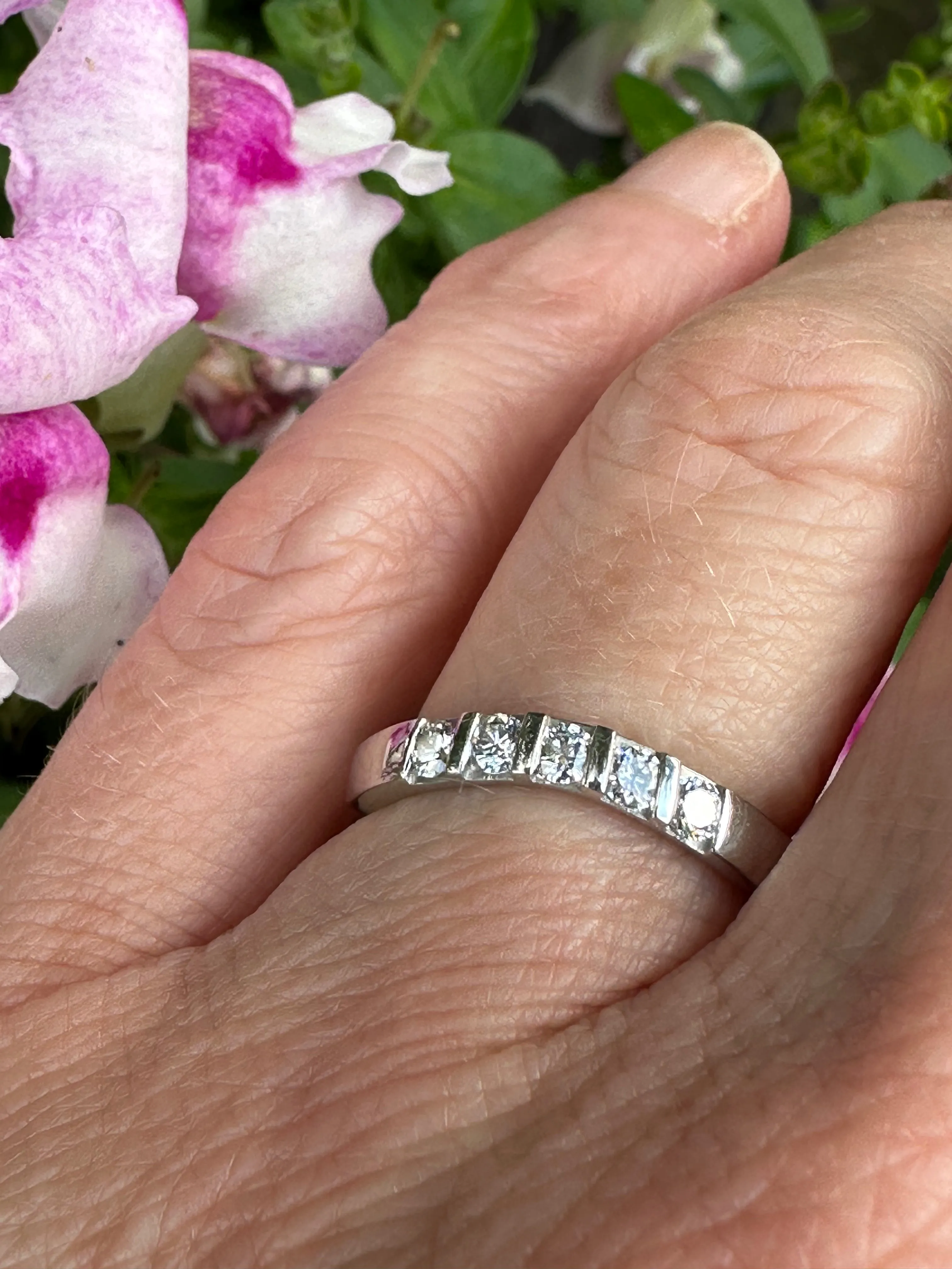 Furrer Jacot Platinum shaped 5 bar set TWVS 0.30ct diamond eternity ring.