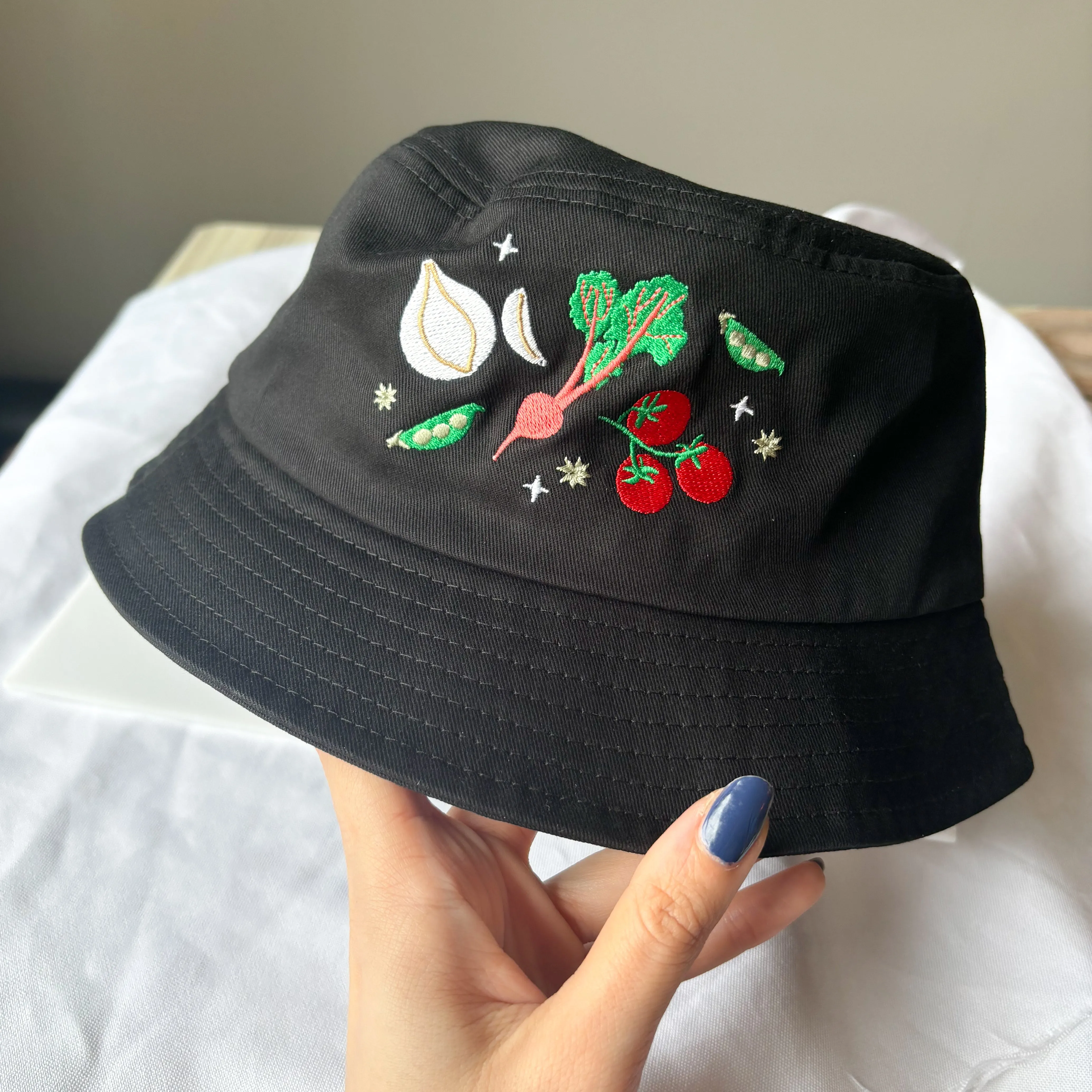 GARDEN VEGGIE BUCKET HAT