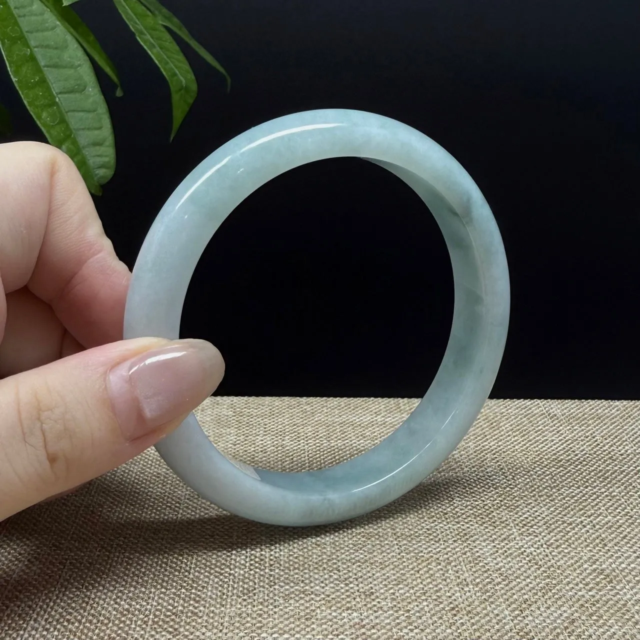 Genuine Burmese Green Jade Jadeite Bangle Bracelet ( 62.3mm )