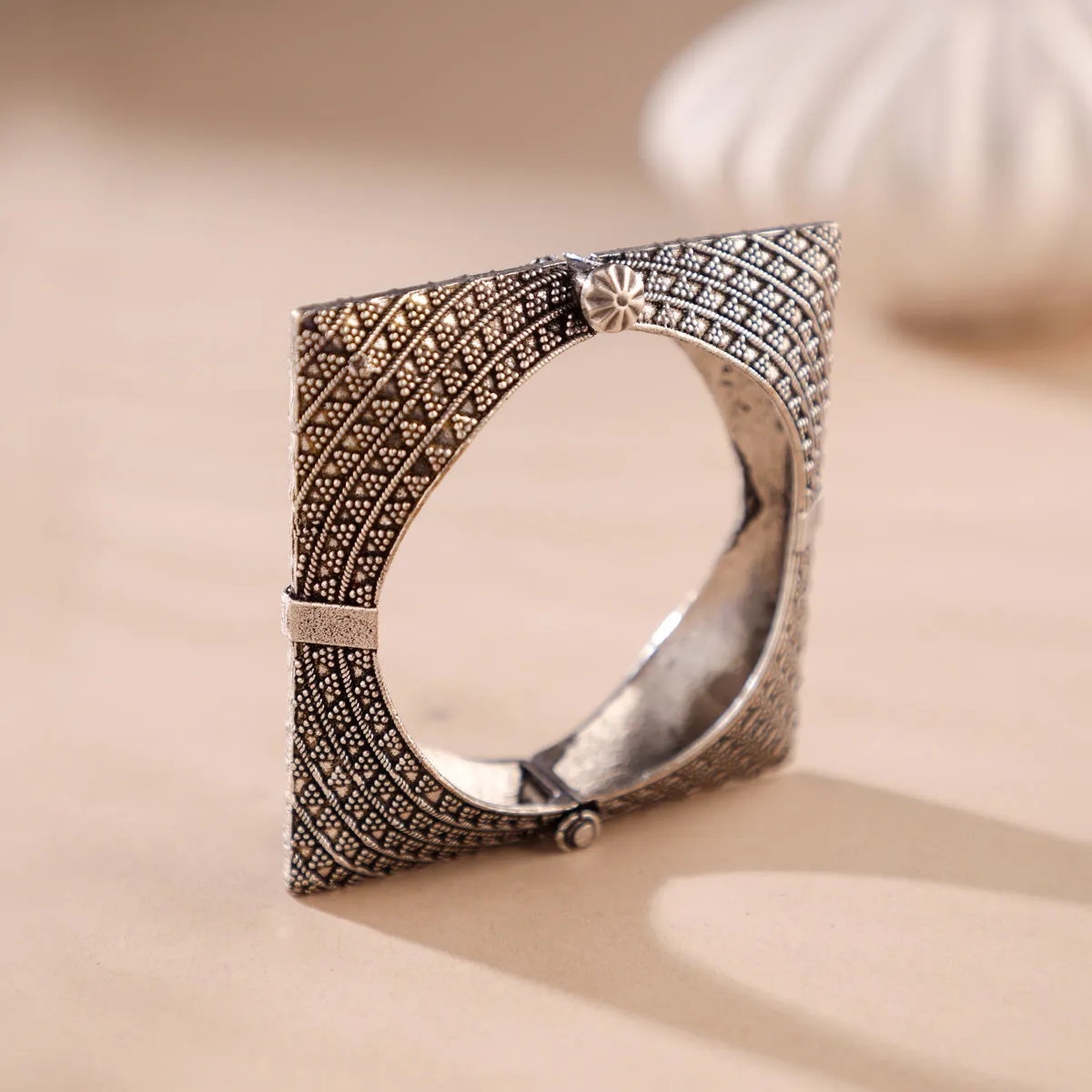 Hollow square bracelet