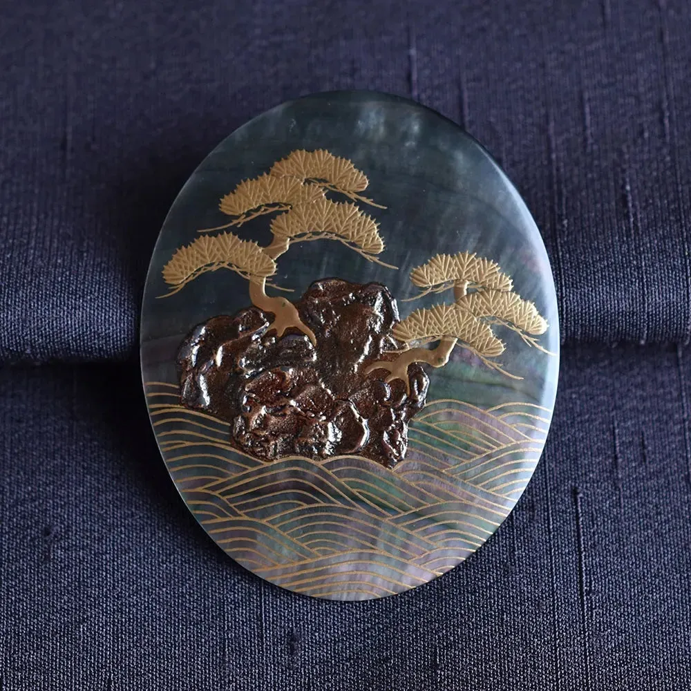 Maki-e Urushi Lacquer Brooch - Black Lip Oyster Pearl Shell / Pine Tree -, Traditional Japanese Urushi Lacquer Jewelry