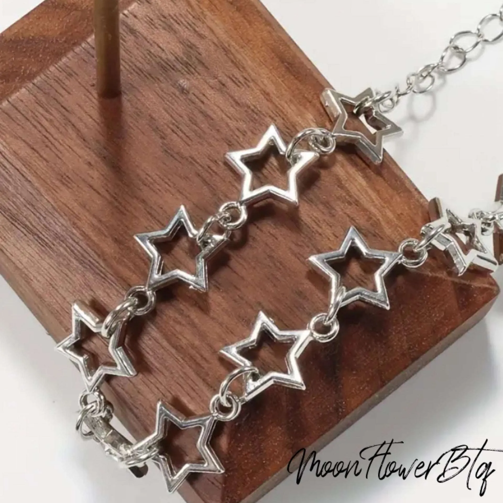 Silver Cutout Star Chain Bracelet