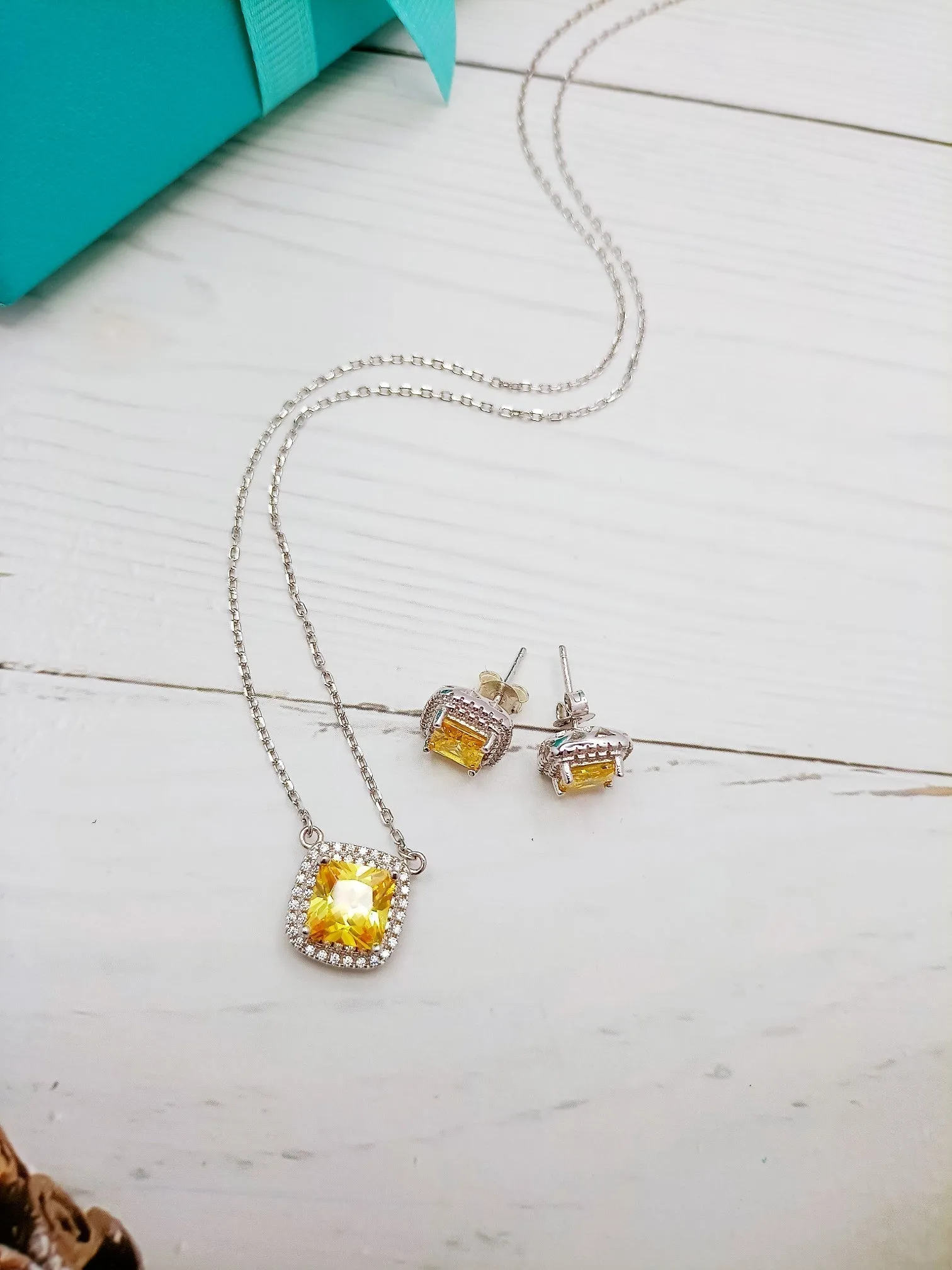 SPARKLERS CITRINE GEMSTONE PENDANT NECKLACE STERLING SILVER