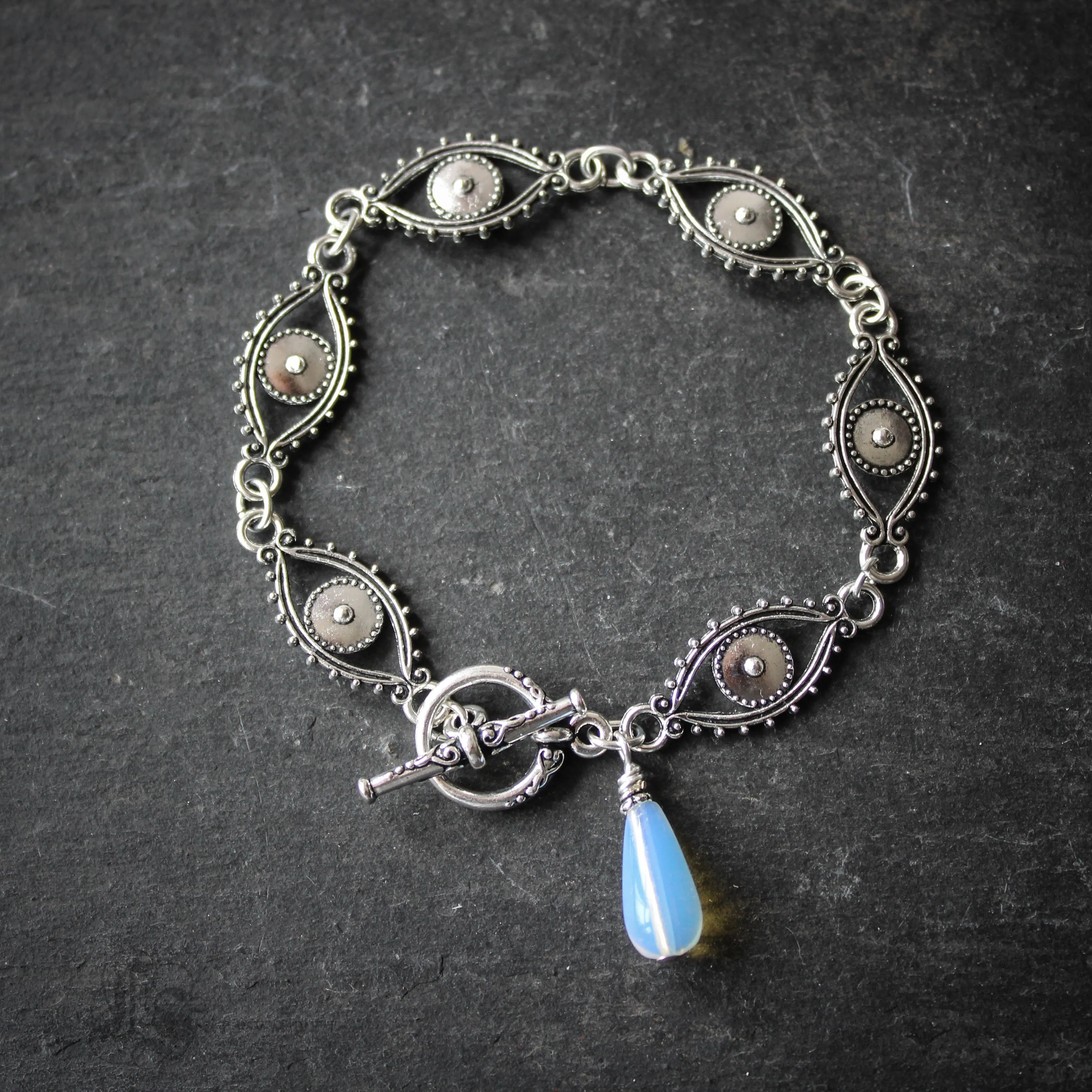 The Droch Shùil Eye Link Bracelet