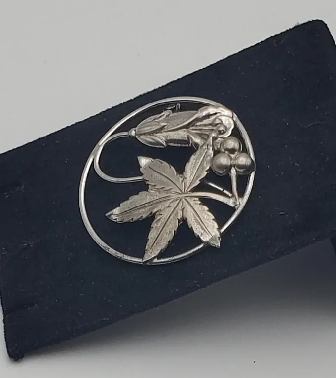 Vintage Sterling Silver Floral Brooch - BROKEN