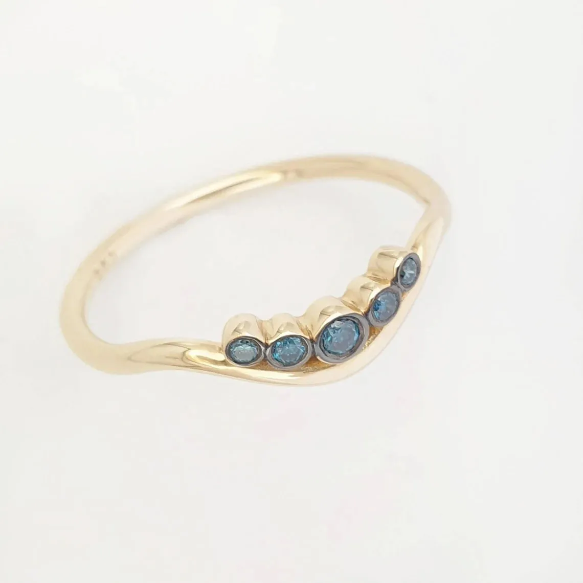 Wave Ring With Blue Diamonds