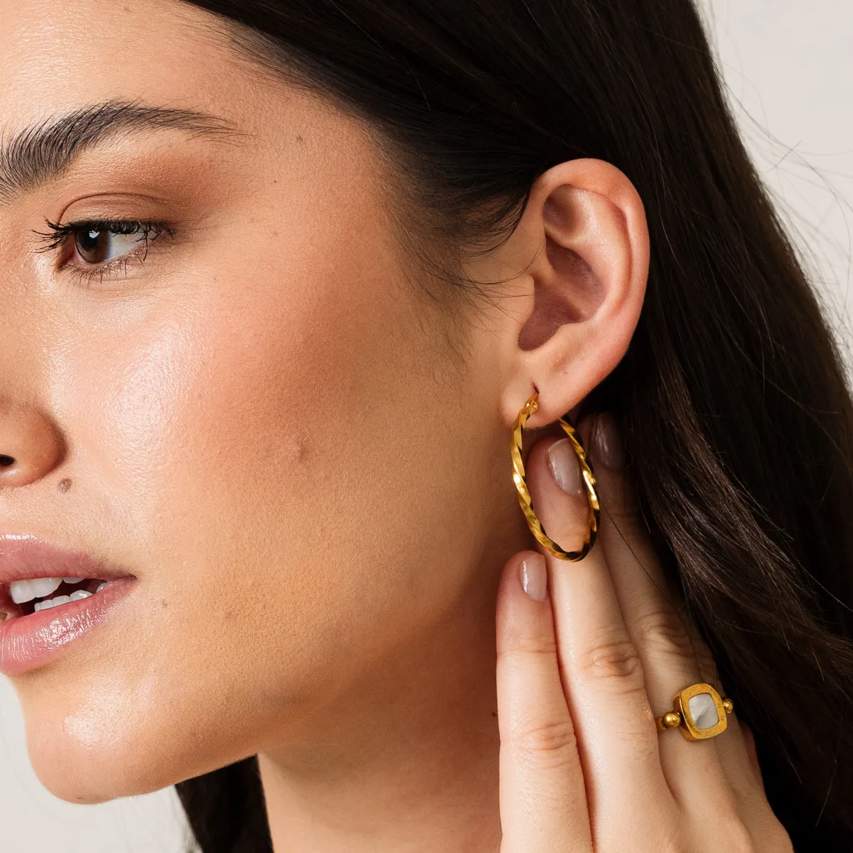 Zuri Hoop Earrings - Gold